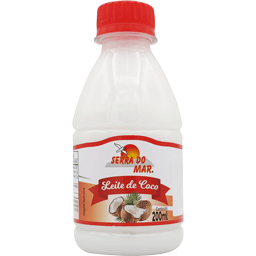 Pequena garrafa de 200 mililitros de leite de coco com o rótulo vermelho da marca Serra do Mar